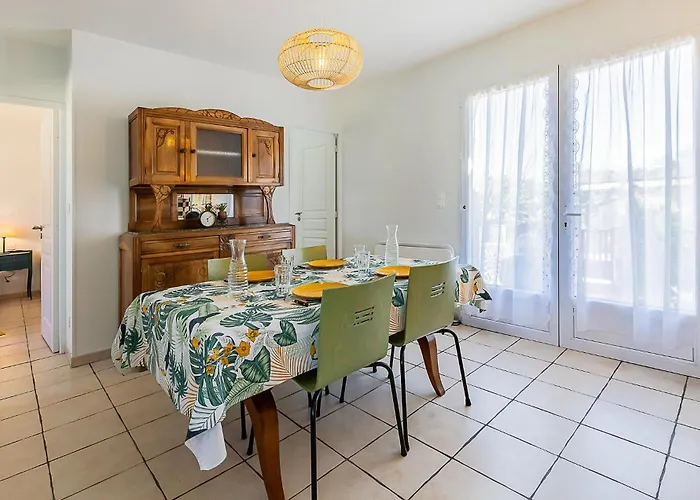 Ferienhaus 2 Bedroom Gorgeous In Serignan